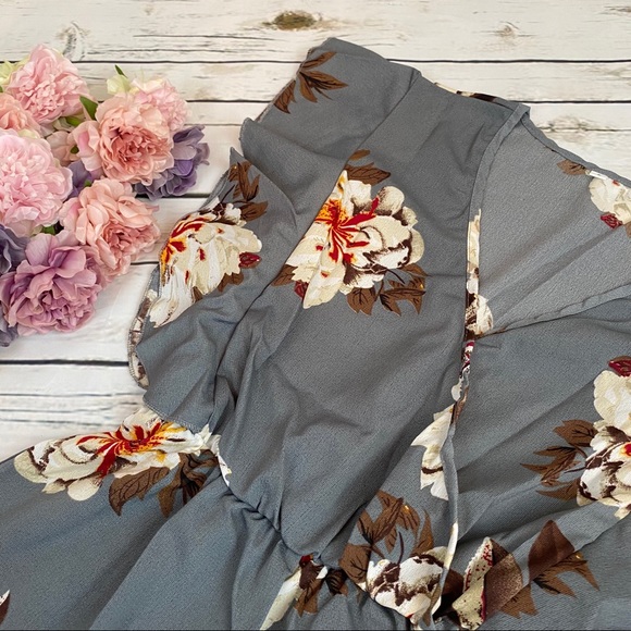 Boho Gray Floral Jumpsuit with Ruffled Sleeve - Picture 6 of 10